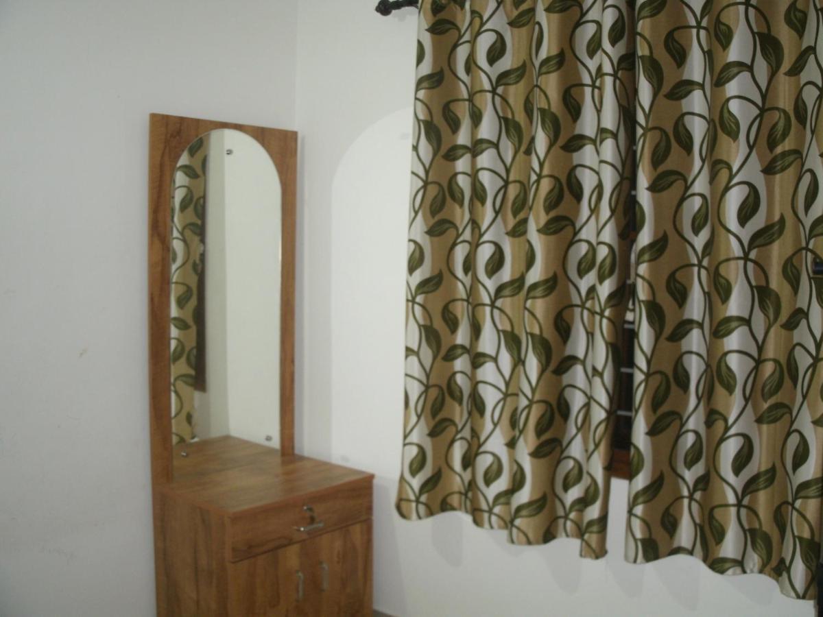 Jacaranda Holiday Home Kochi Luaran gambar
