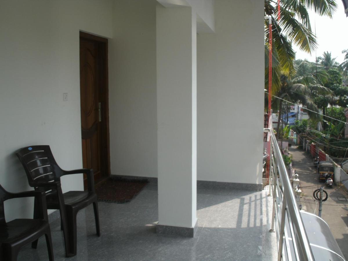 Jacaranda Holiday Home Kochi Luaran gambar